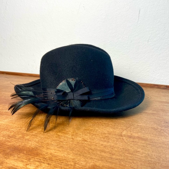 Vintage Lancaster Women's Black 100% Wool Felt Hat Feather Fedora Made In USA - Picture 1 of 12
